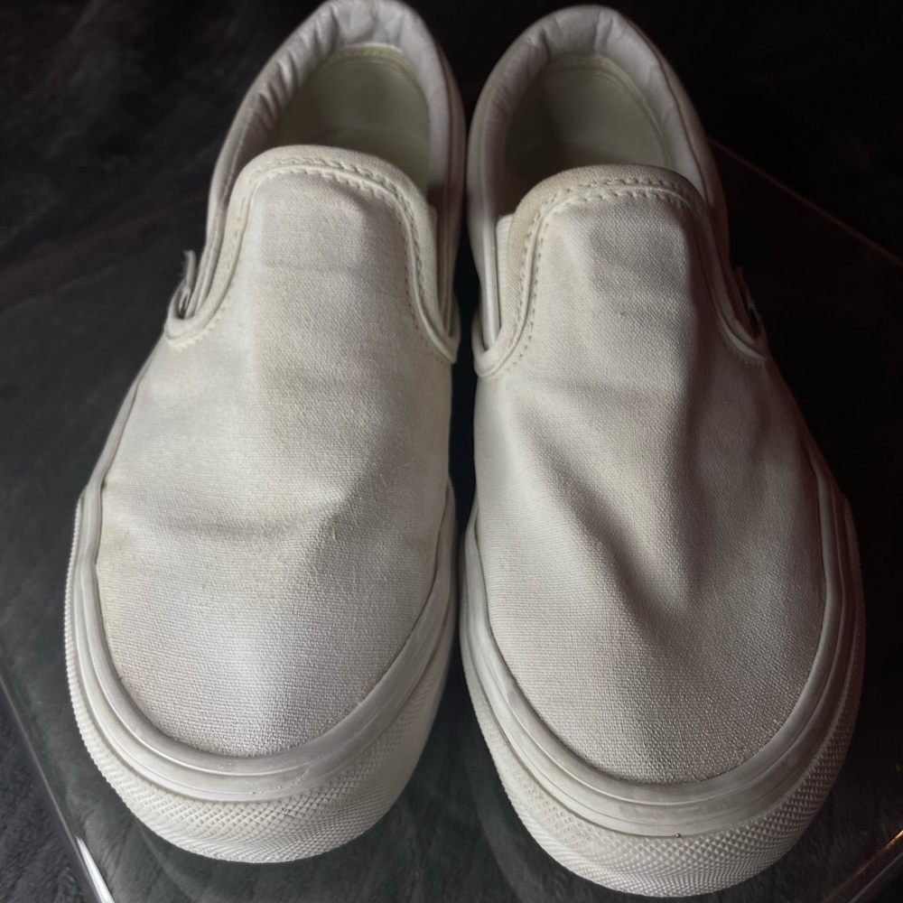 WHITE LOWTOP VANS!